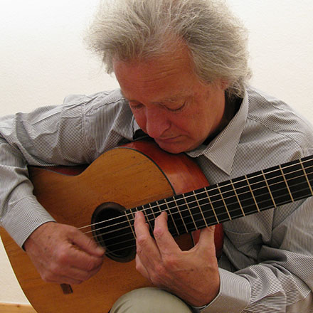 Carlo Domeniconi, Komponist und Gitarrist. Foto von David John.