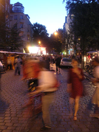 Dancing in the streets, Weltfest 2004, Friedrichshain, Berlin