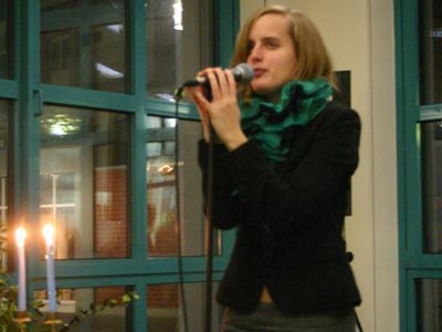 Kimbastian singing at a Candlelight concert in Viersen Kimbastian singing at a Candlelight concert in Viersen