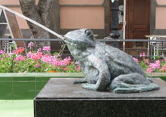 Frog fountain in Afortunada at The Cheshire Cat Blog