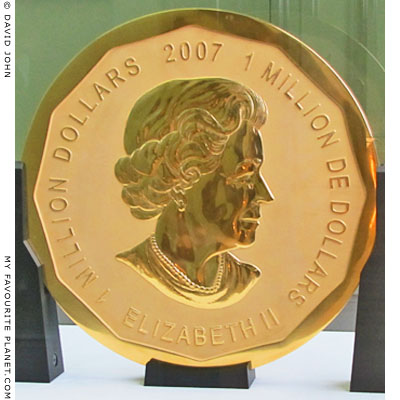 The world's largest gold coin in the Bode Museum, Berlin at The Cheshire Cat Blog The world's largest gold coin in the Bode Museum, Berlin at The Cheshire Cat Blog