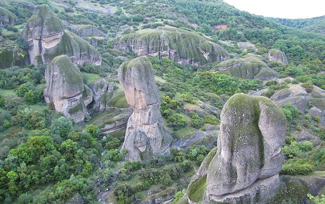 The rocks of Plakes Keleraka, Meteora, Greece at The Cheshire Cat Blog