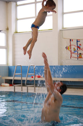 Noah flies high at The Cheshire Cat Blog Noah flies high at The Cheshire Cat Blog