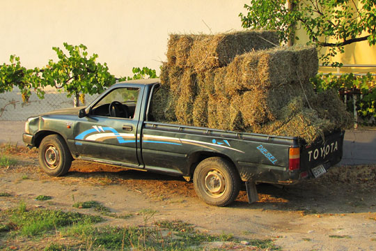 Greek pick-up truck at The Cheshire Cat Blog