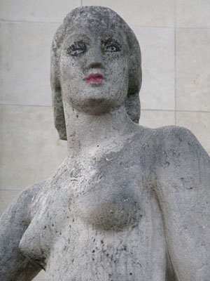 Lipsticked sculpture in Jardins du Trocadero, Paris at My Favourite Planet