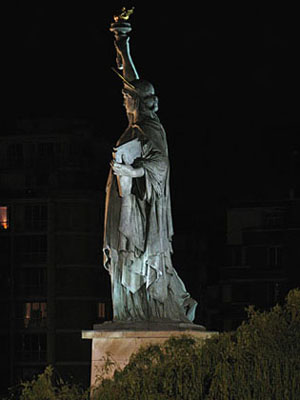 Statue of Liberty at Pont de Grenelle, Paris at My Favourite Planet