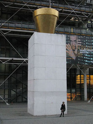 Colossal sculpture at the Centre Pompidou, Paris at My Favourite Planet