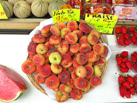 peche plate peaches, Abbesses, Paris at My Favourite Planet