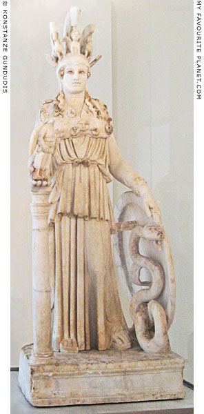 statue of athena in the parthenon