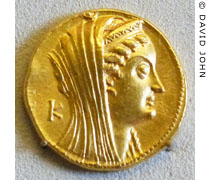 Gold oktodrachme coin with the head of Arsinoe II of Egypt at My Favourite Planet