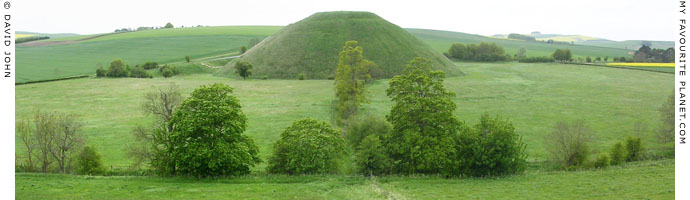 photo of Silbury Hill, West Kennet, Wiltshire