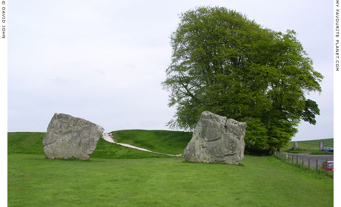 The portal stones of Avebury Henge, Wiltshire at My Favourite Planet The portal stones of Avebury Henge, Wiltshire at My Favourite Planet