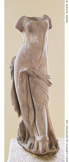 Hellenistic marble statuette of a female dancer from Pergamon at My Favourite Planet