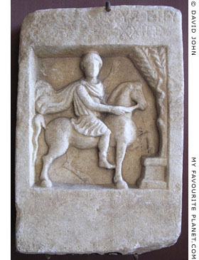 varna_dj-09082005-1-167d_thracian-rider-relief.jpg