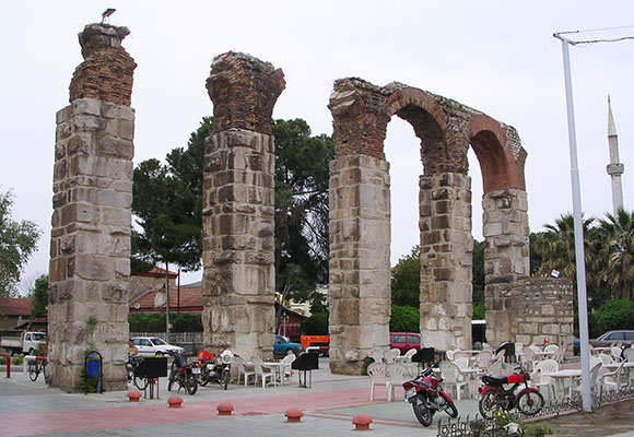 A stork cleans out its nest on ruins of the Byzantine aqueduct in Selcuk, Turkey at My Favourite Planet