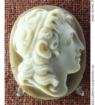 Sardonyx cameo gem with a portrait of Alexander the Great at My Favourite Planet Sardonyx cameo gem with a portrait of Alexander the Great at My Favourite Planet