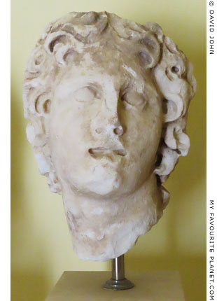 Bust of Alexander the Great in Rome at My Favourite Planet Bust of Alexander the Great in Rome at My Favourite Planet