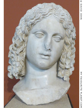 Marble head thought to be a portrait of Alexander the Great in Thessaloniki at My Favourite Planet Marble head thought to be a portrait of Alexander the Great in Thessaloniki at My Favourite Planet