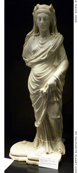 Marble statuette of Demeter-Ceres of the Poggio Imperiale type at My Favourite Planet