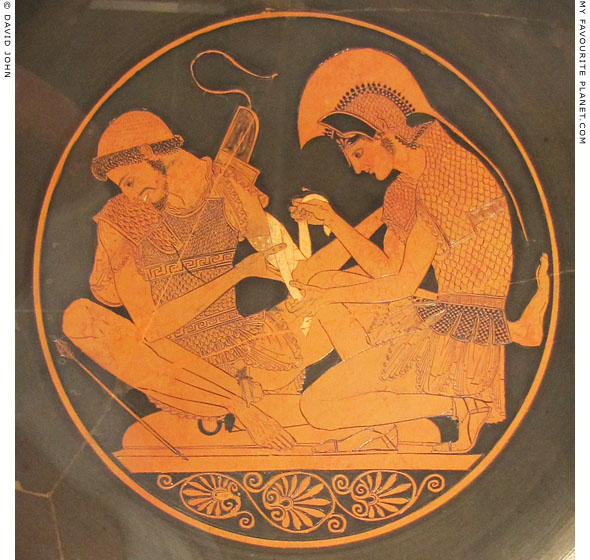 Vase painting of Achilles binding the wound of Patroklos by the Sosias Painter at My Favourite Planet