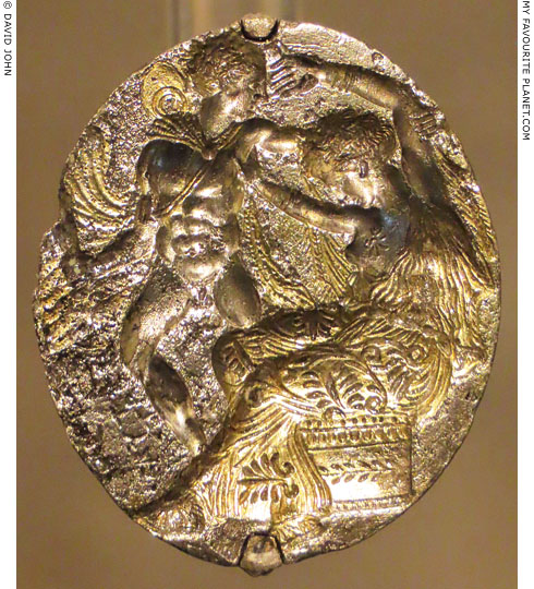 Orestes killing Clytaemnestra on a gilded silver ring from Kerasson, Epirus at My Favourite Planet