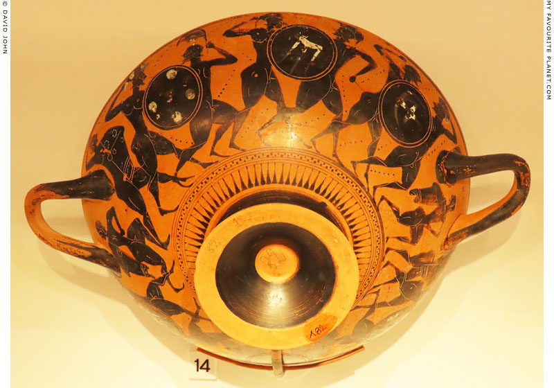A battle scene on an Attic black-figure kylix in Polygyros at My Favourite Planet A battle scene on an Attic black-figure kylix in Polygyros at My Favourite Planet